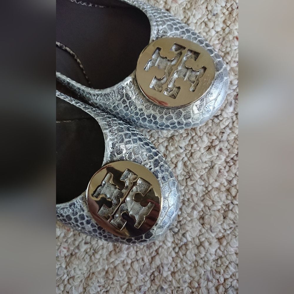 Tory Burch gray Leather Ballet Flat in gray/silver size 6.5 - Picture 6 of 11